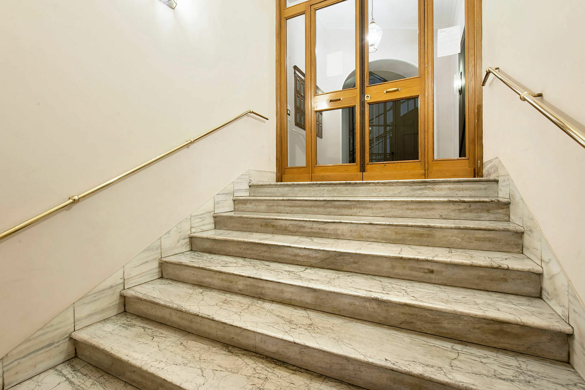 Hosting Flats Guesthouse Rome Exterior photo